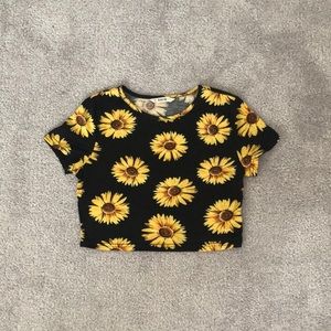 Floral Patterned Crop top Tee